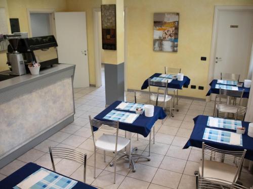 餐飲選擇, 菲奧雷汽車酒店 (Hotel Motel Fiore) in 菲奧倫佐拉達爾達