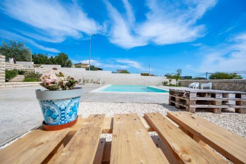 Two-Bedroom Apartment with Pool View image 8