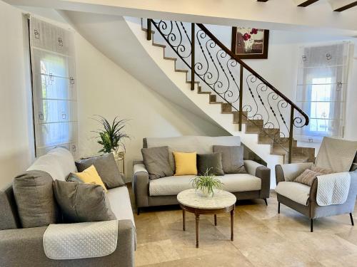 Four-Bedroom Villa with Private Pool image 10