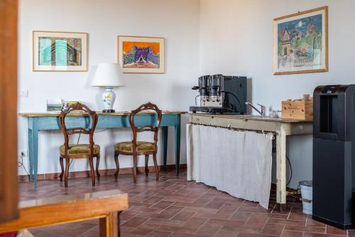 Közös társalgó / TV, Rooms and Wine al Castello in Monteriggioni