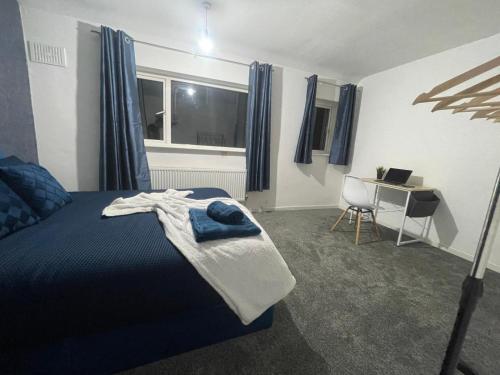 Lovely 3 Bedroom Home Heathrow Airport gîte à louer Ashford Hospital