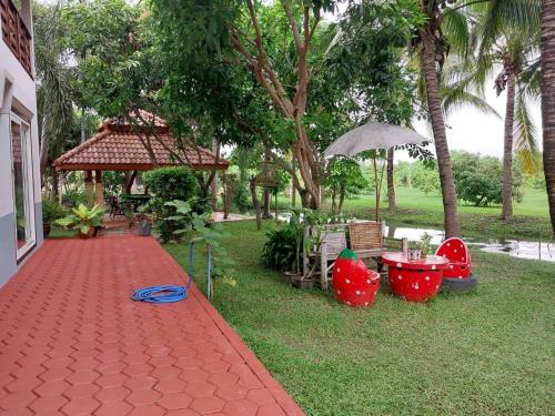 บ้านสวนนะราโต