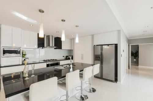 Ultra Stylish Fremantle Area Room Type - Holiday Home