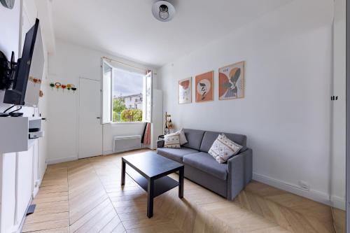 Romantic 3 Stars - Studio suite by Canal Saint-Martin, Paris