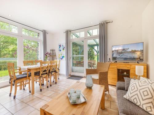 Ferienhaus Rügenbrise mit Seeblick direkt am Wasser