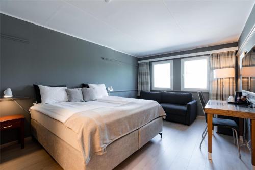 1 queen bed