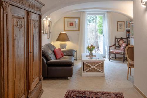 One-Bedroom Apartment with Terrace
