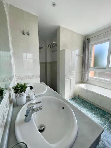 Marbella Deluxe Rooms in Royal Cabopino Townhouse 5