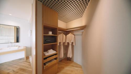 Deluxe Junior Suite image 10