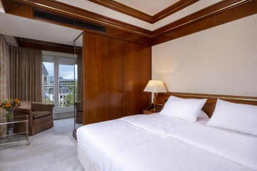 Maritim Hotel Koln - image 2