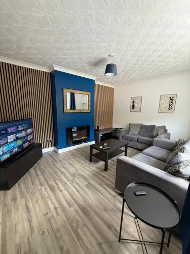 Braemar House - 3 Bedroom, Sleeps 5