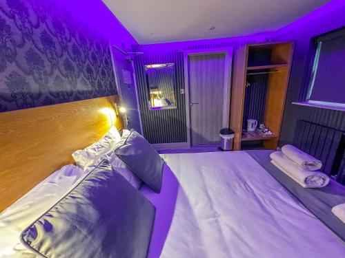 Quayside Hotel & Bar Room Type - Deluxe Double Room with Shower