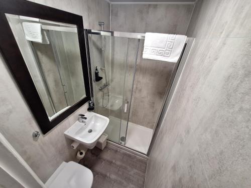 Twin room, private bathroom