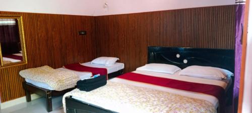 Deluxe Double Room image 3