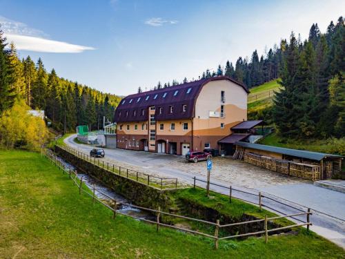 . Horský Hotel Brezovica