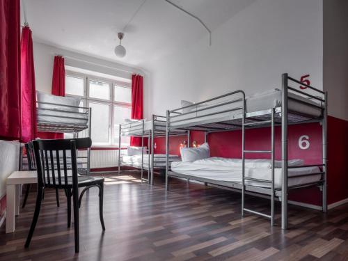 1 bunk bed