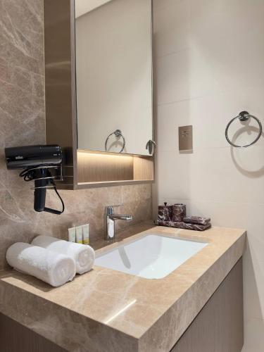 Elegant and Stylish 1BR, Grand Blue, Dubai (foto 10)
