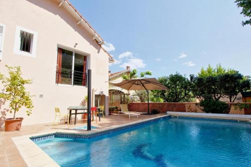 Large quiet house with pool in St Barnabe