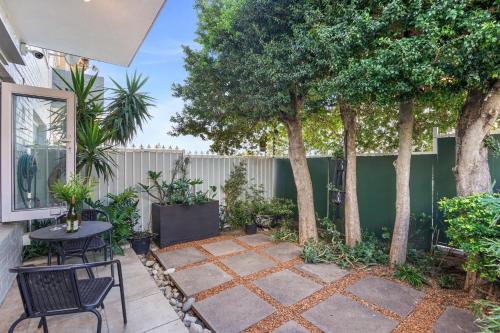 Mimosa Court - main image