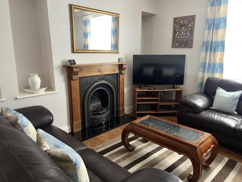 South Seas Tenby - image 2