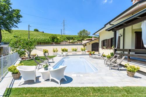 Villa Edy Barbaresco con piscina per gruppi e famiglie in Barbaresco