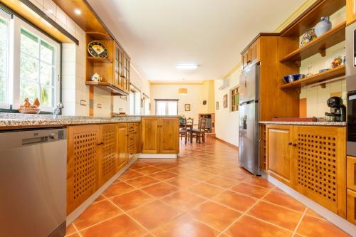 virtuve, River View House in Santa Krusa do Lima