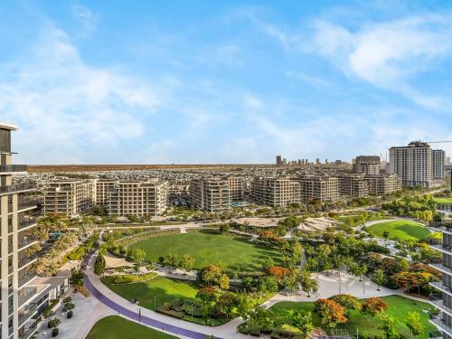 Contemporary Parkfront 2BR Dubai Hills Living, Дубай (фото 3)