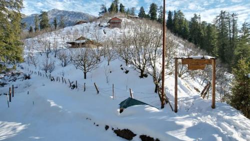 View, Amara Upepo The Sky Village Cottages in Manali in Sajla