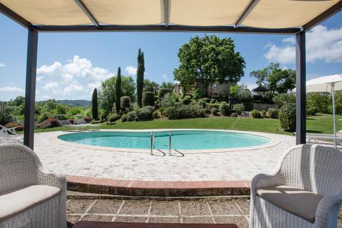 Villa Bella Lisa with Pool and Jacuzzi, Cavriglia