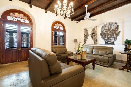 Three-Bedroom Villa image 10
