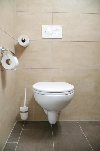 Twin Room with Private Bathroom image 10