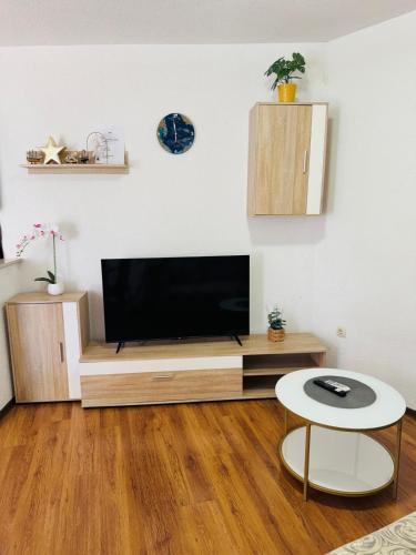 Deluxe Two-Bedroom Apartment