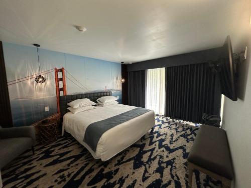 Lighthouse Suites - image 12
