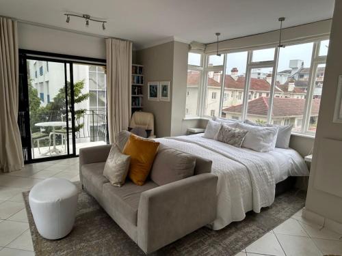 Cosy and Classy Sea Point Apartment, Cape Town