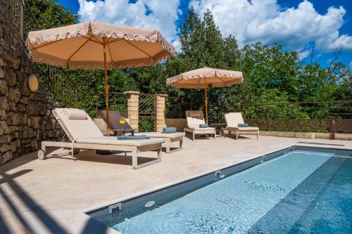 Swimming pool, Les Terrasses de la Borie in Mandagout