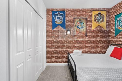 Gorgeous 6-bedroom house with private pool