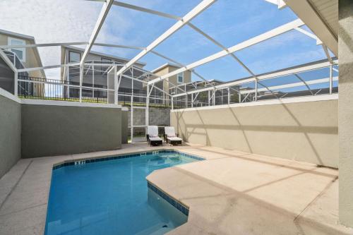 Amazing 4 Bedrooms  home with Pool close to Disney - image 3