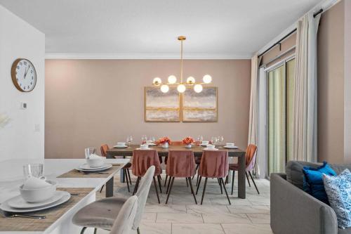 Adorable 4br Home, Cute Mickey Tangled Rooms - Davenport, FL