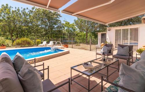 Pet Friendly Home In Cordoba gîte à louer Club de Campo de Córdoba