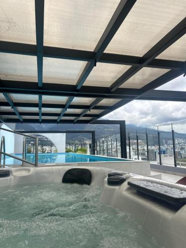 Suite de Lujo Con Spa y Piscina