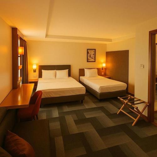 Taxim Express Bosphorus Hotel - image 4