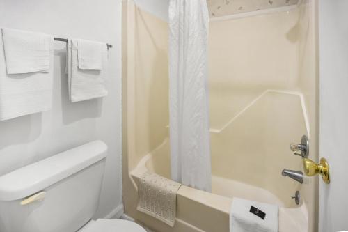 Americas Best Value Inn - Roxboro - image 10