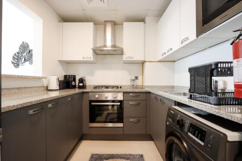 Livbnb - 1B with Sunset View Near Community Circle Park JVC, Dubaï (photo 6)