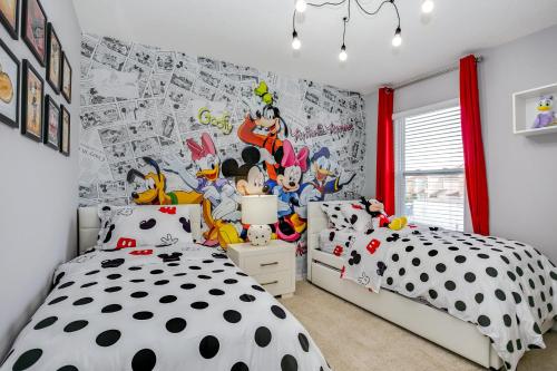 Last Minute Disney Getaway! Private Pool, Hot Tub & Games Room. Book Now! #21452 in Davenport, USA