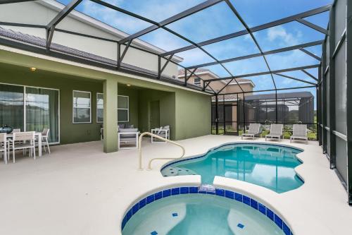Last Minute Disney Getaway! Private Pool, Hot Tub & Games Room. Book Now! #21452 in Davenport, USA