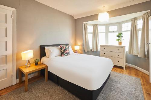 Host & Stay - The Midland Nest