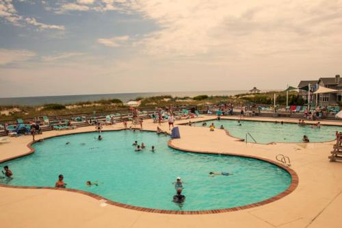 Soundfront Beach Trolly Pool Spa Resort Access - image 5