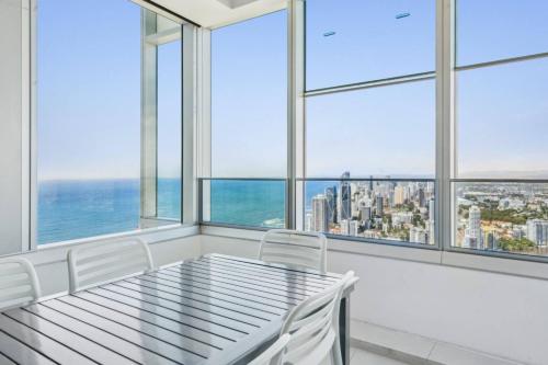 Sky Home on 54th Floor - Stunning South East Views