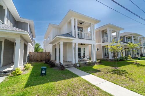 Urban Vista & Flat - Family Friendly, Downtown Pensacola