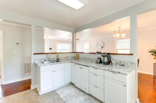 3 Mi to Historic Dtwn: Hopewell Home w/ Yard in Hopewell (Virginia)